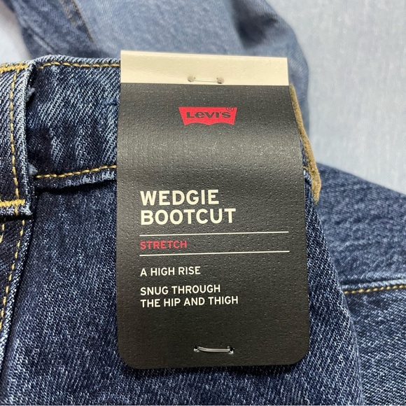 NWT Levi’s Wedgie Bootcut Western Size 27/32 in Practically Pieced Medium Wash - Picture 8 of 8